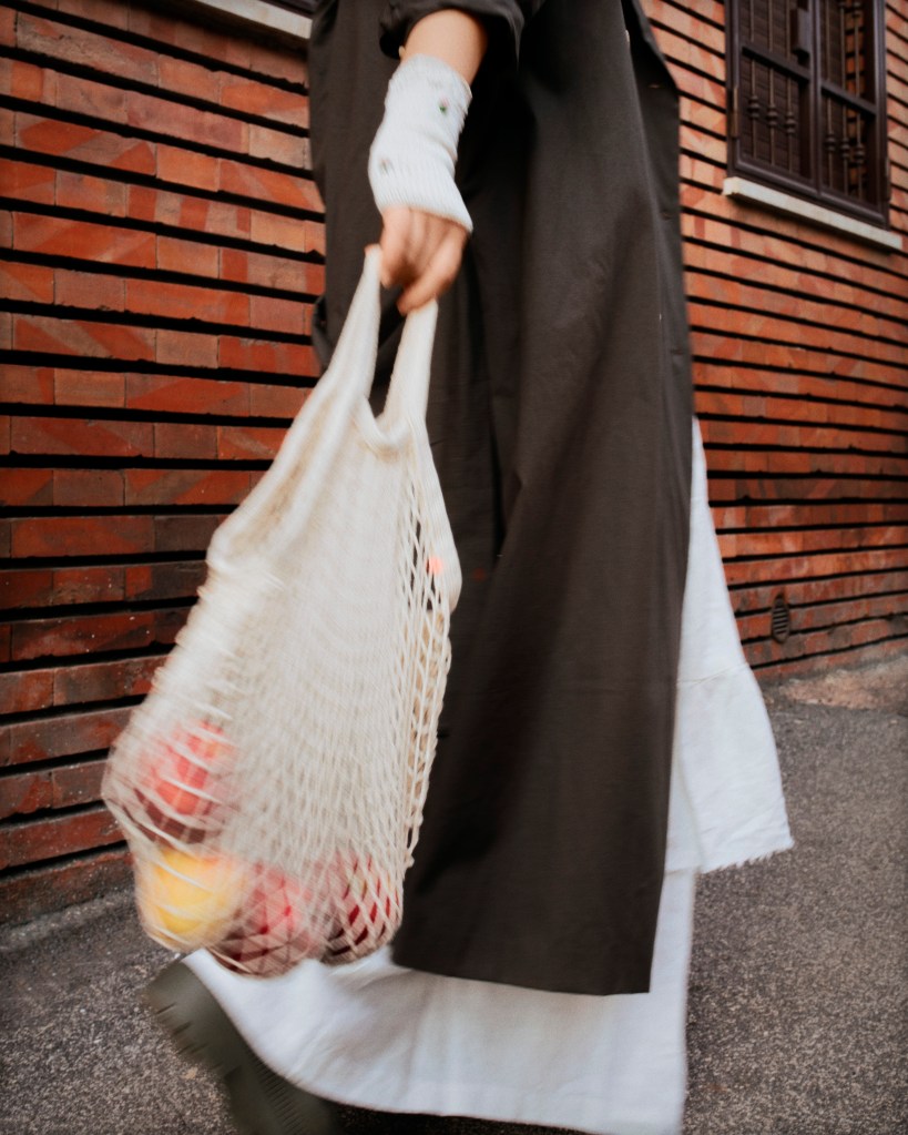 Editoriale Le jeu, une renaissance, su ALL-in mag, Ph. Andrea Lombardini, Styling Giuliana Folisi, AD Federica Lo Cascio