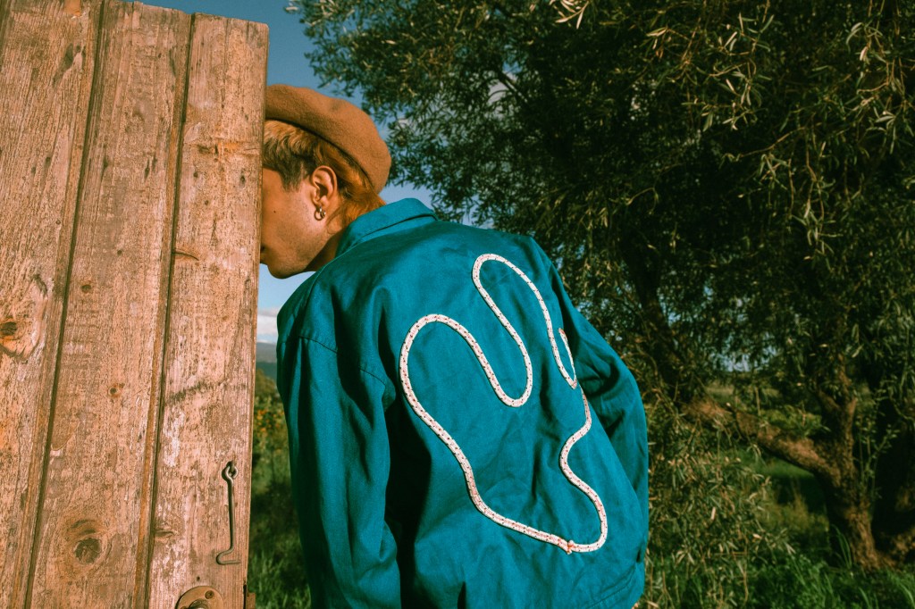 REBIRTH x Allinmag, foto emiliano zingale, direzione creativa greta naselli e federica lo cascio, styling daria alfì e giulia acciardi, abiti repunto zero waste fashion lab